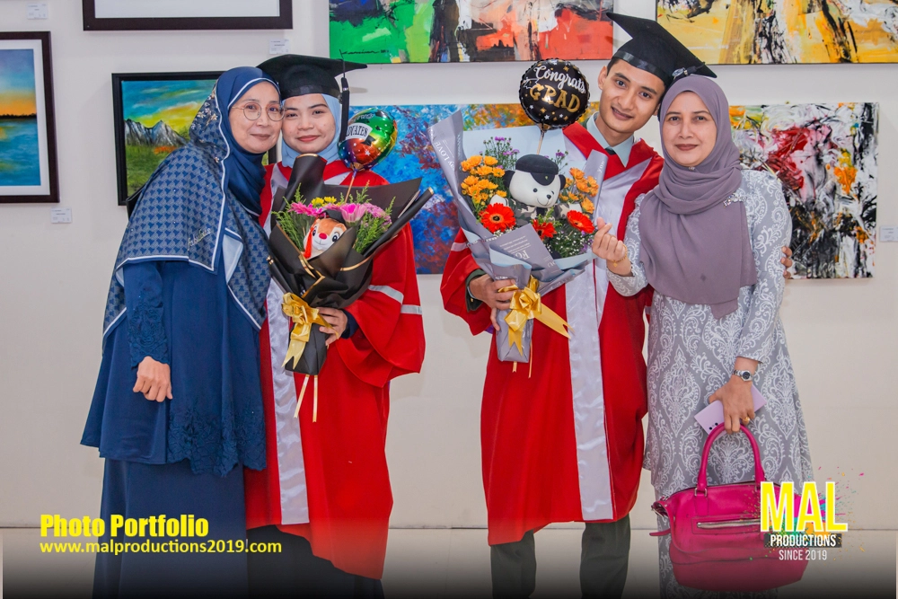 Gaduation Convocation PWTC Family Portfolio MAL 2019 -7.webp